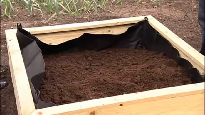 Liner-for-Raised-Garden-Bed-1